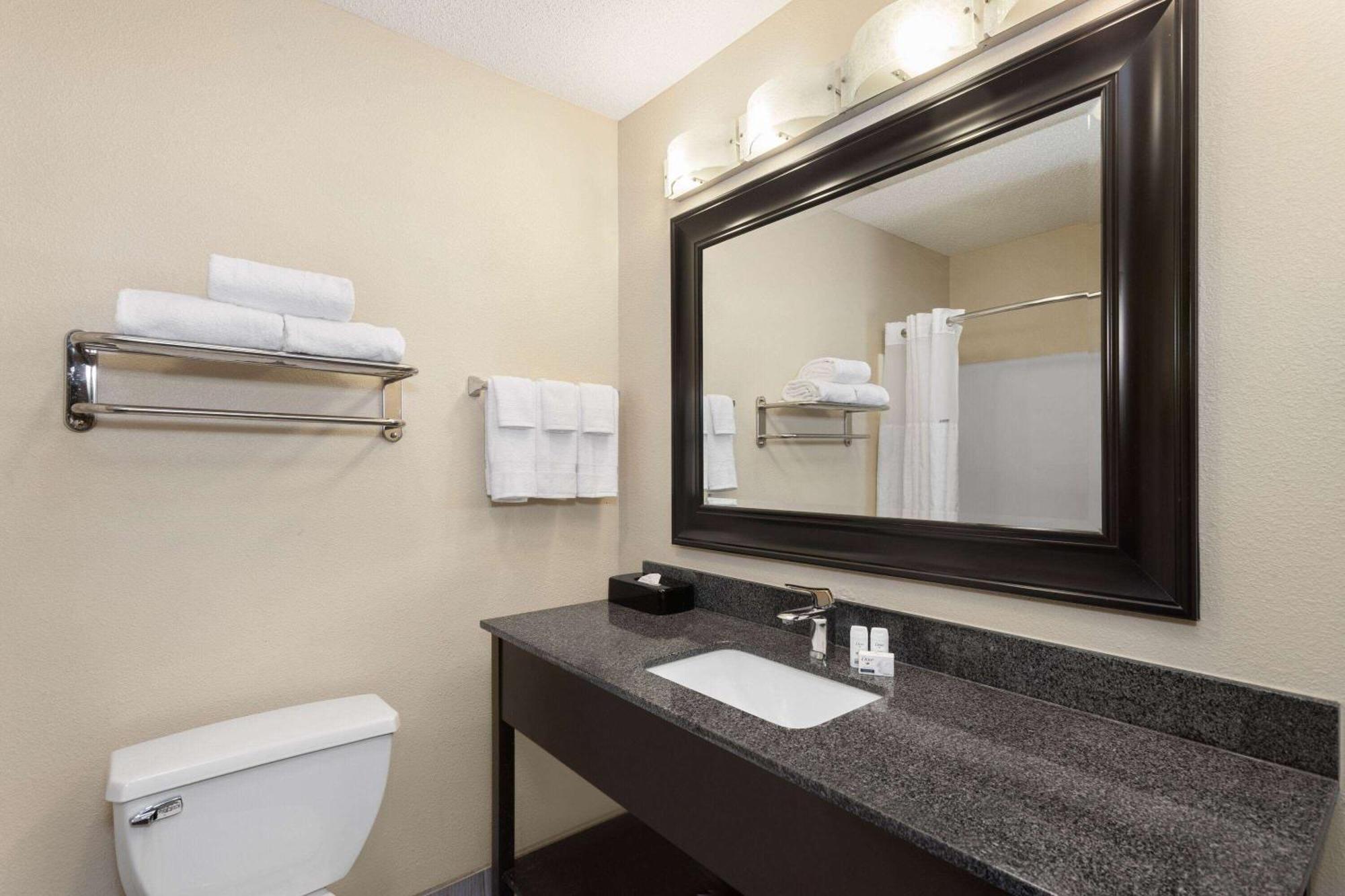 Baymont By Wyndham Copley Akron Buitenkant foto